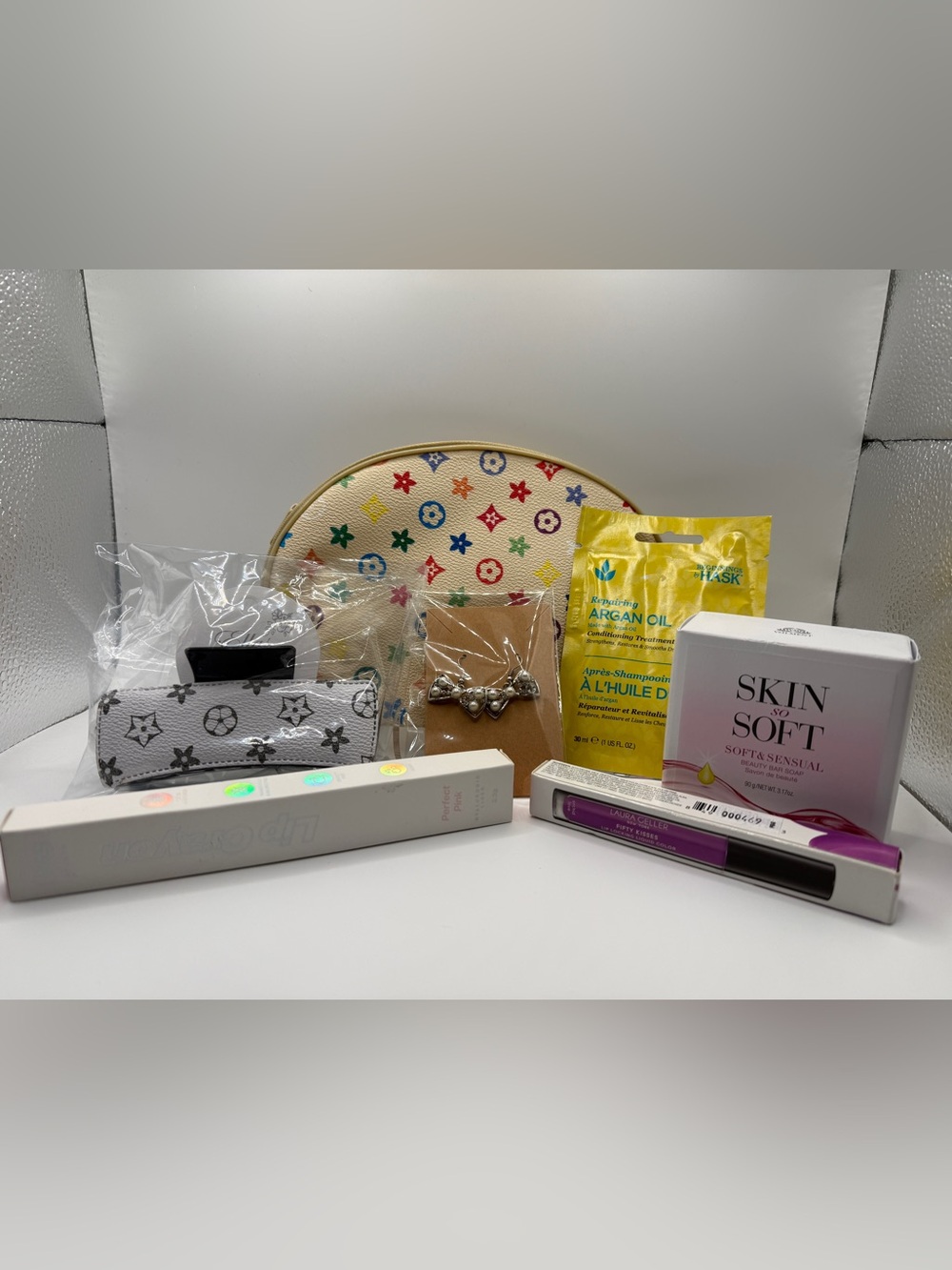 Ultimate Beauty & Accessory 7-Piece Gift Bundle - Brand New!